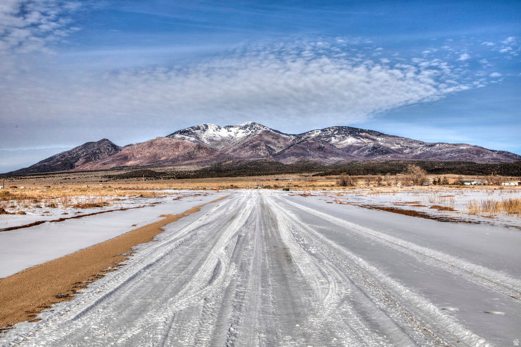 16  DEAN CT La Sal, UT 84530