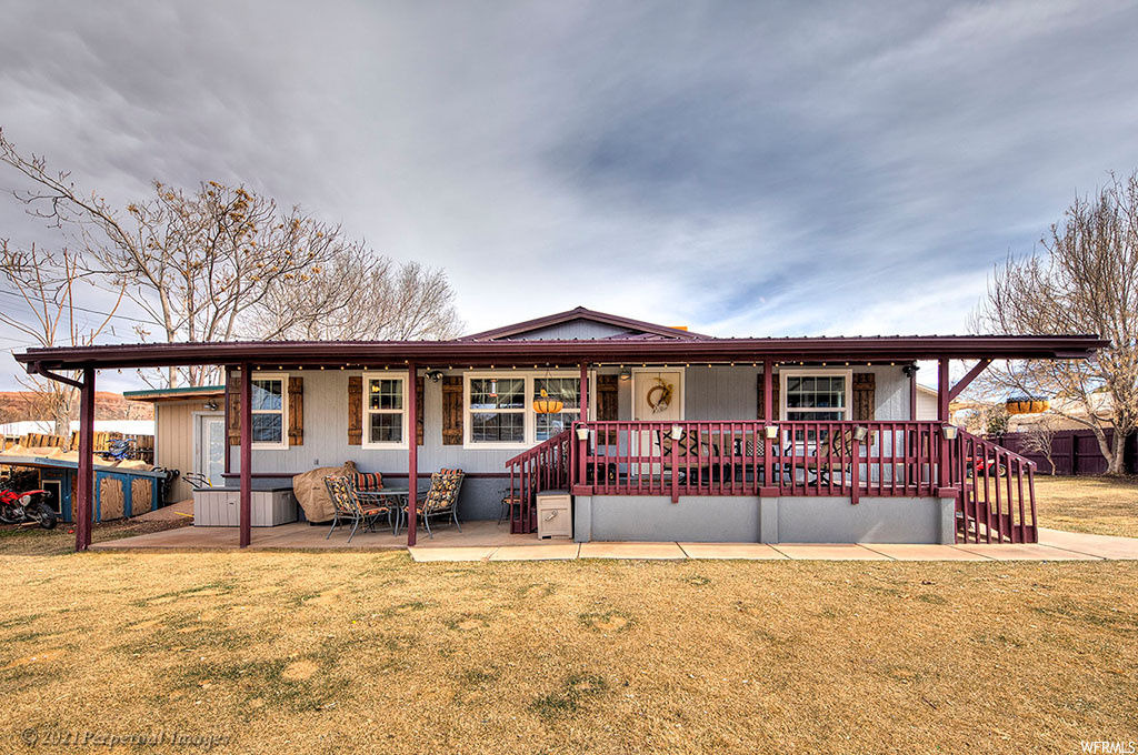 1141 E Holyoak Ln, Moab, UT 84532