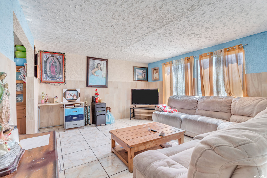 885 E 10600 S, Sandy, UT 84094