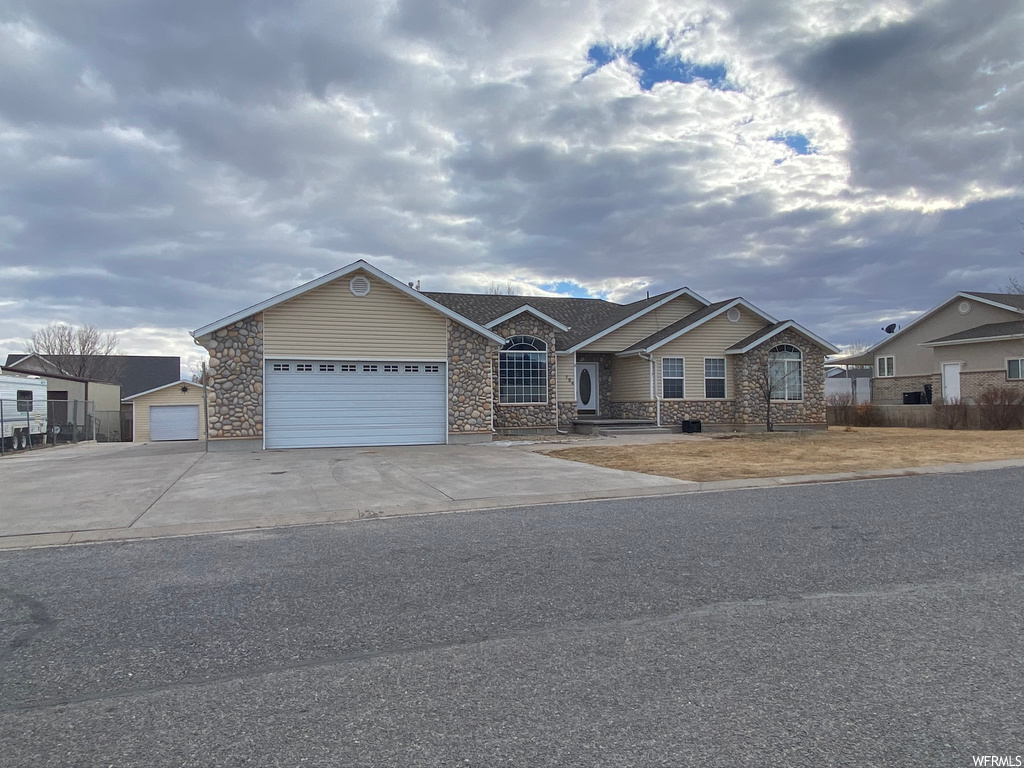 350 N 154 E, Aurora, UT 84620