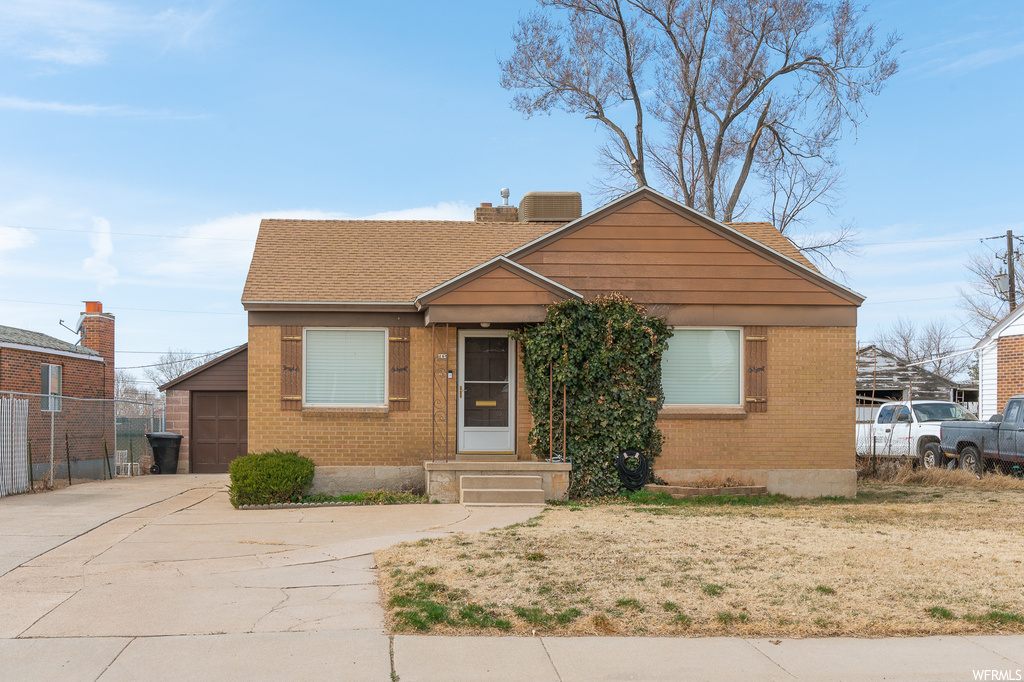 166 Ross Dr, Clearfield, UT 84015