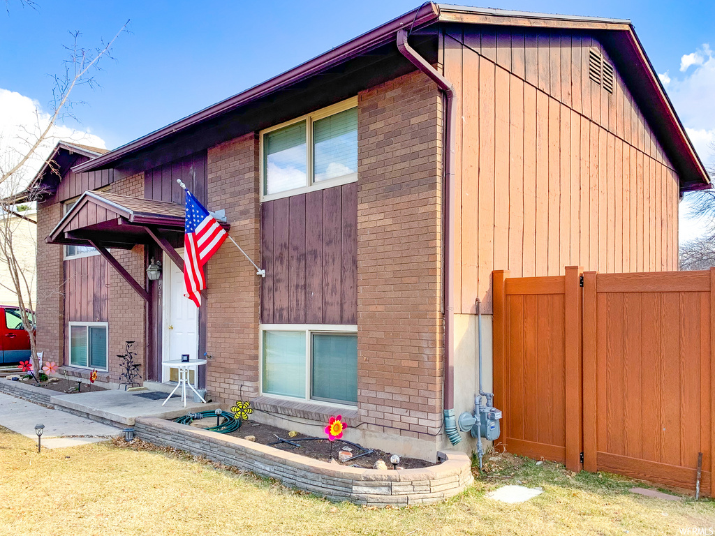 641 W 1635 N, Clinton, UT 84015