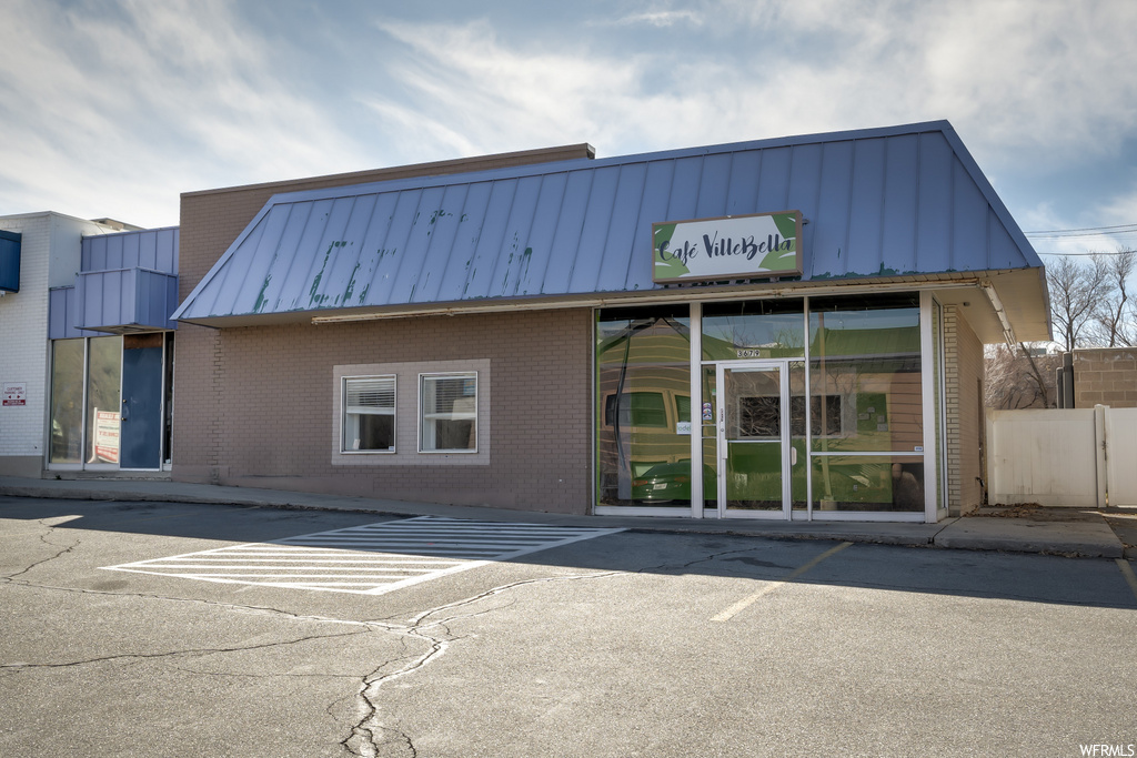 3679 S Harrison Blvd E, Ogden, UT 84403