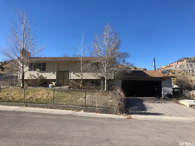 699 Castlegate Rd, Helper, UT 84526