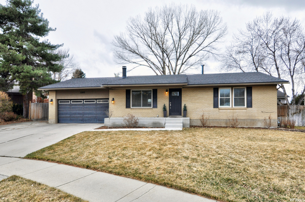 1060 E Fallbrook Way S, Sandy, UT 84094