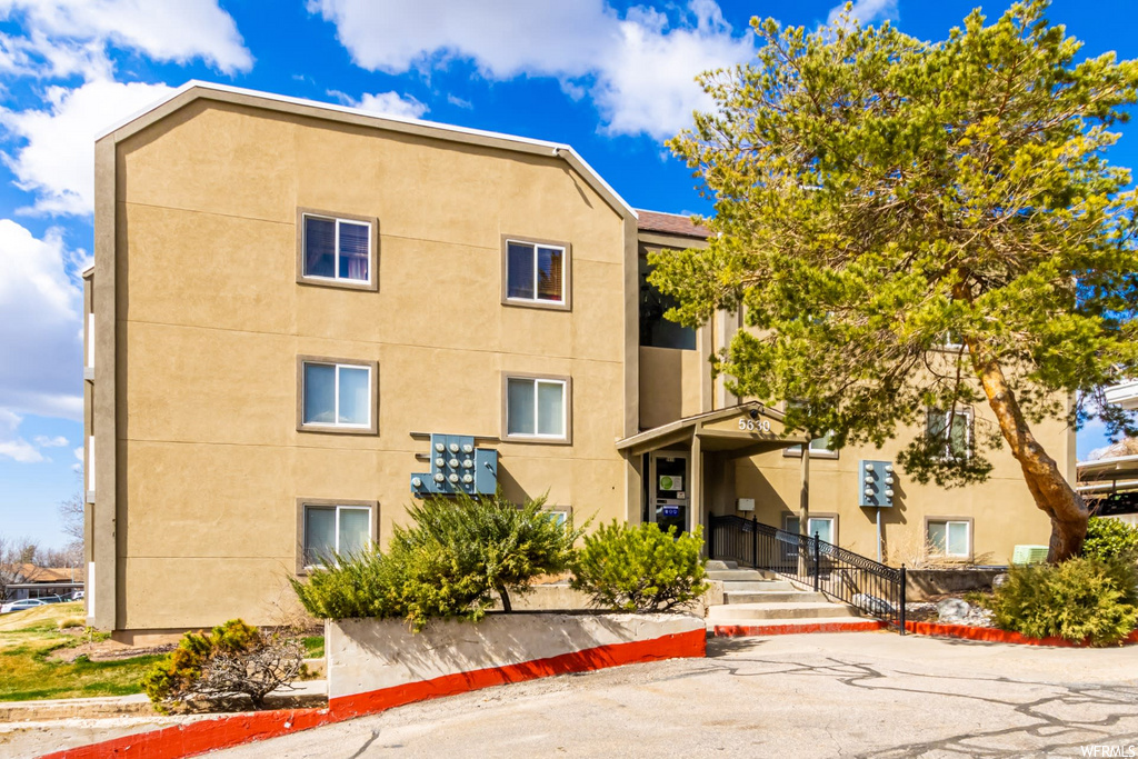 5600 Meadow Ln #183, Ogden, UT 84403