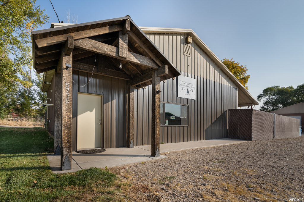 5775 S 9500 E, Jensen, UT 84035