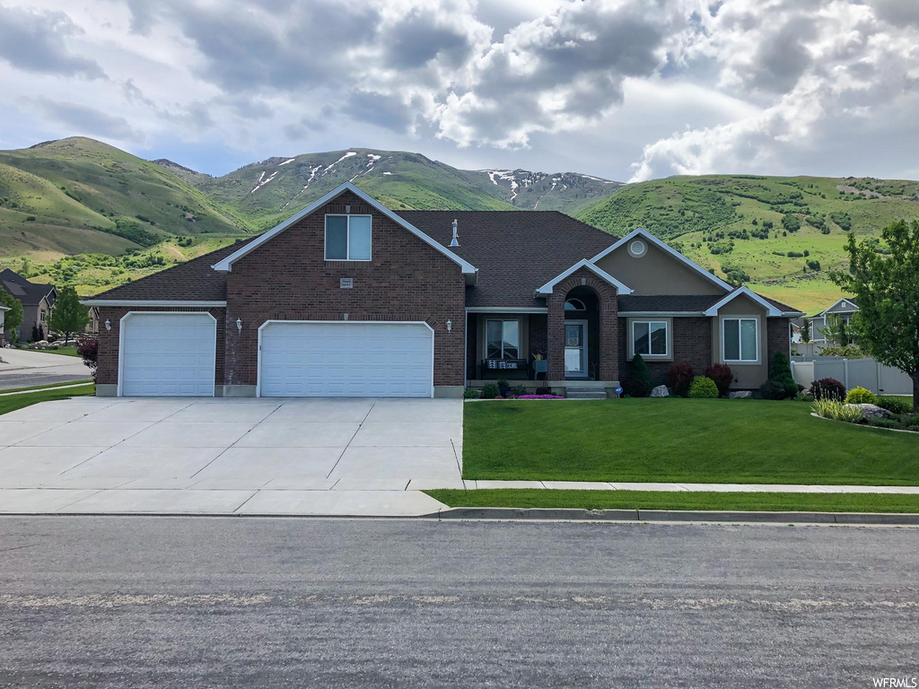1565 Canyon View Dr, Perry, UT 84302
