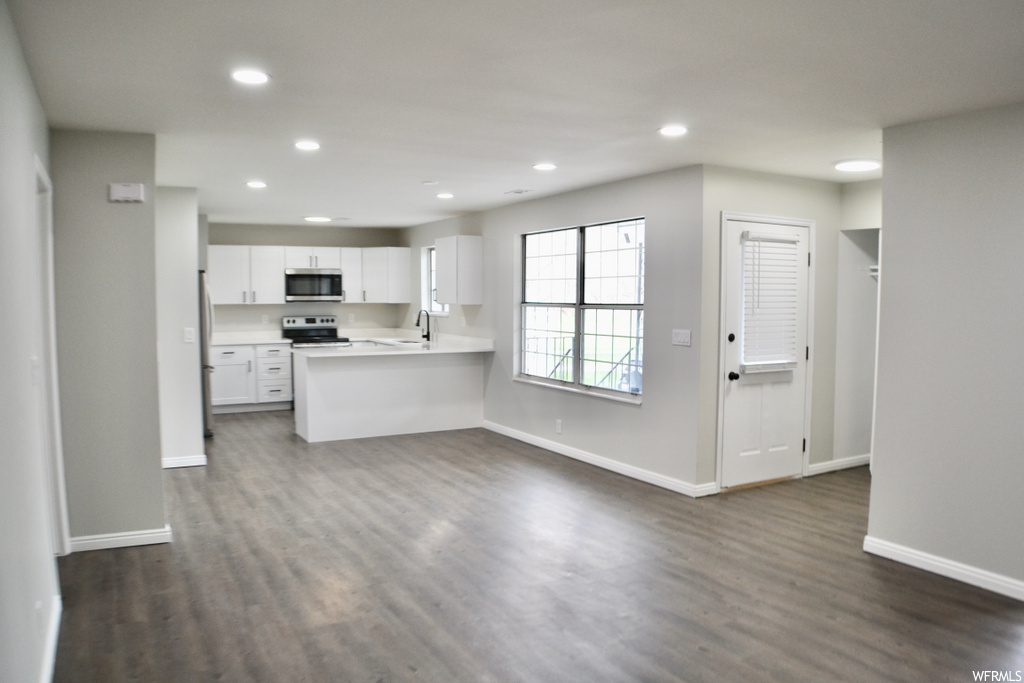 683 E Vine St, Murray, UT 84107