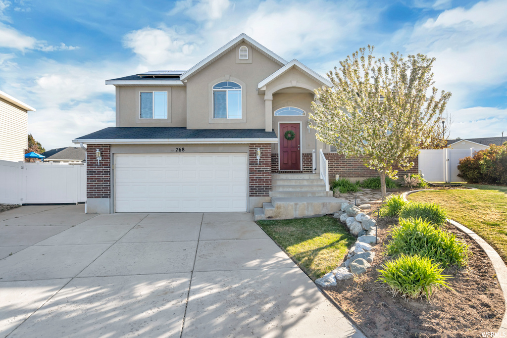 768 W 1240 N, Clinton, UT 84015