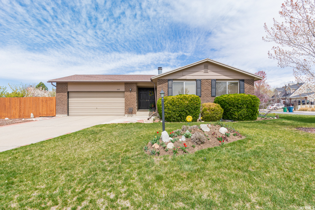 1049 E Cedar Ridge Rd, Sandy, UT 84094