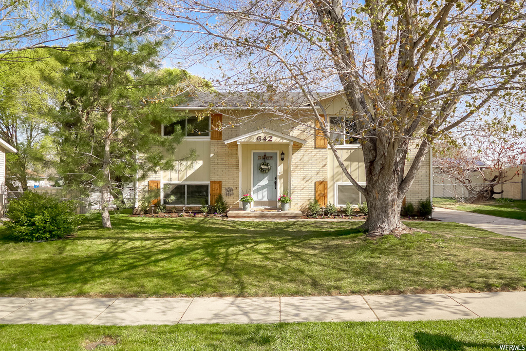 642 W 1635 N, Clinton, UT 84015