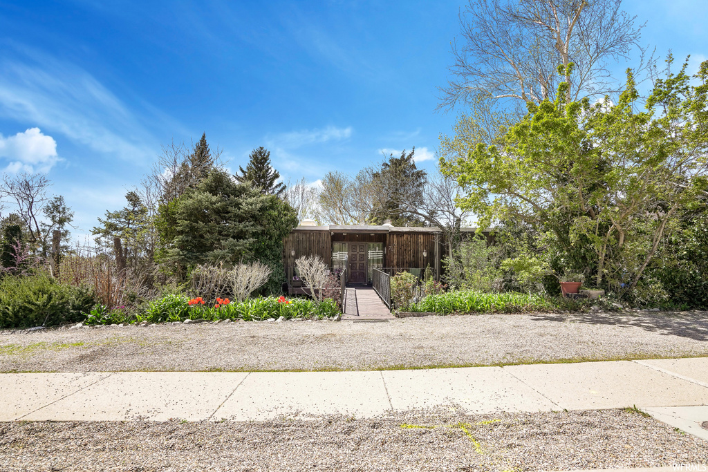 701 N 400 E, Centerville, UT 84014