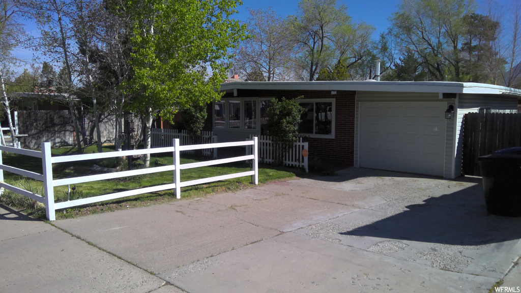 903 E Carnation Dr, Sandy, UT 84094