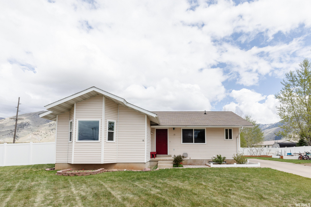 13 S 1000 E, Hyrum, UT 84319