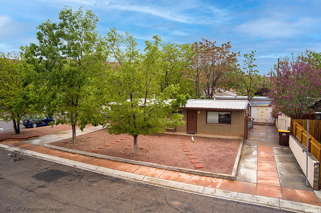 470 Bowen Cir, Moab, UT 84532