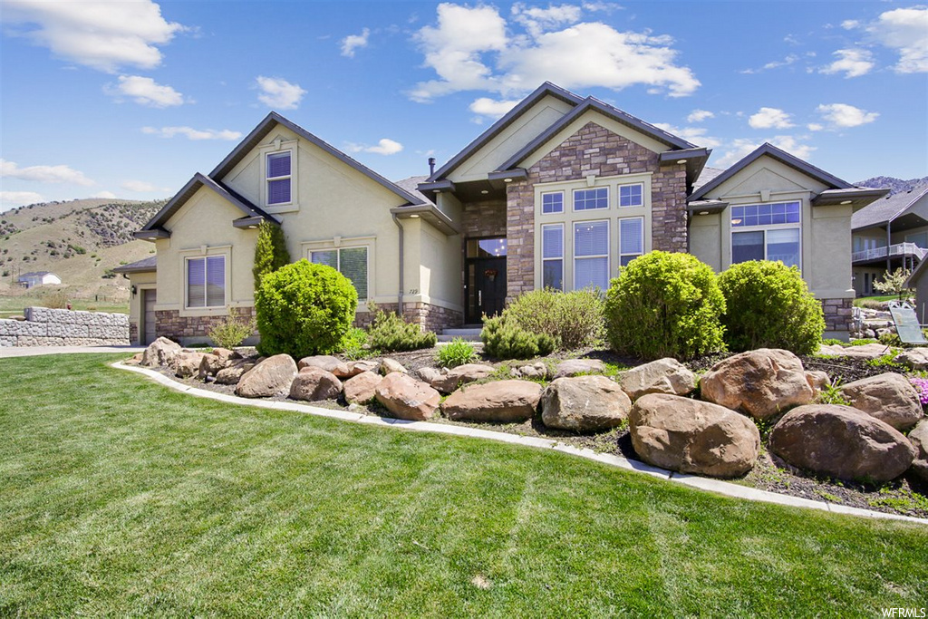 729 E Eagle View Dr, Providence, UT 84332