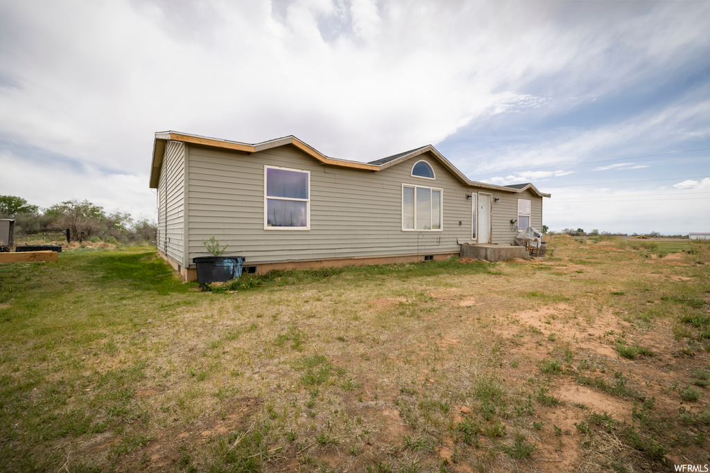 7272 N 9750 E, Lapoint, UT 84039