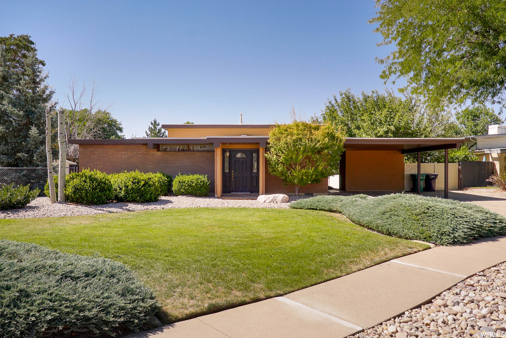 842 Aspen Dr E, Layton, UT 84041