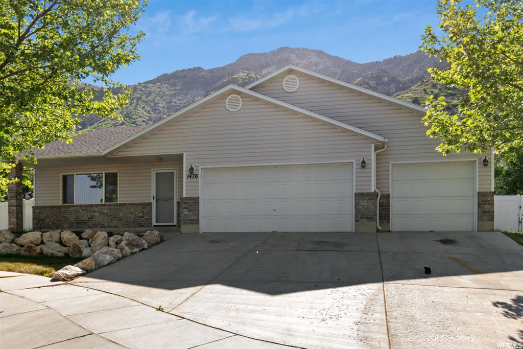 1476 Black Mountain Dr, Ogden, UT 84404