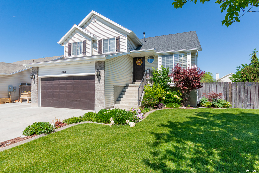 4999 Vista Dr, Roy, UT 84067