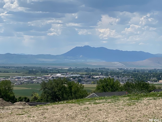 691 N High View Drive Dr E #116, Hyde Park, UT 84318