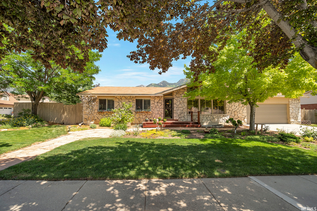 10235 S Vilas Dr E, Sandy, UT 84092