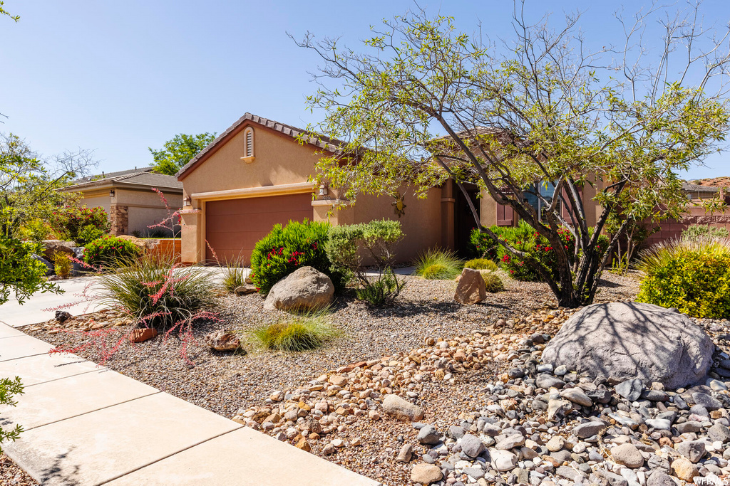 2903 E Slick Rock Rd, Washington, UT 84780