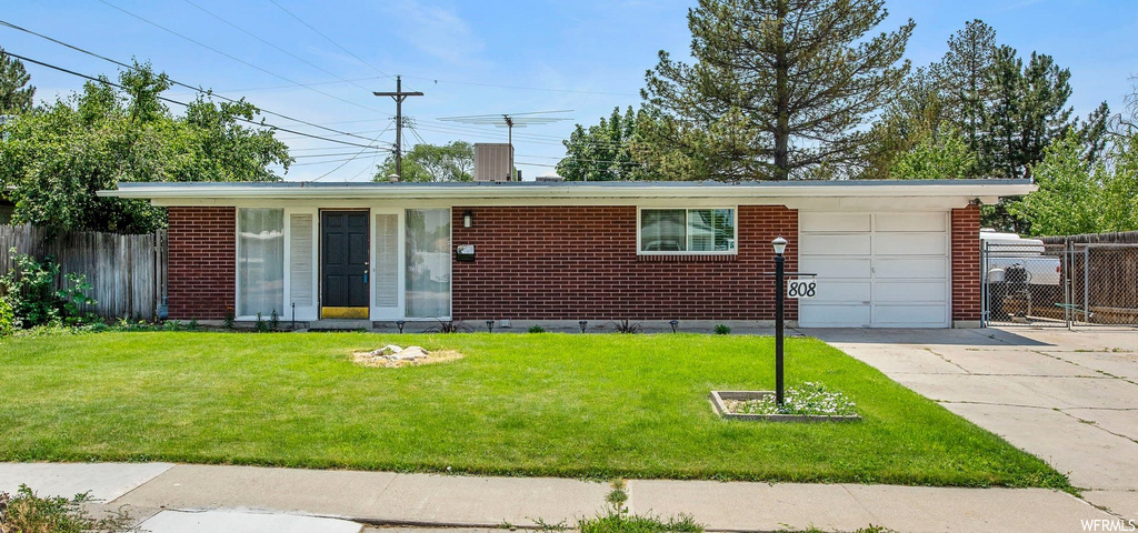 808 E Hibiscus Ave, Sandy, UT 84094