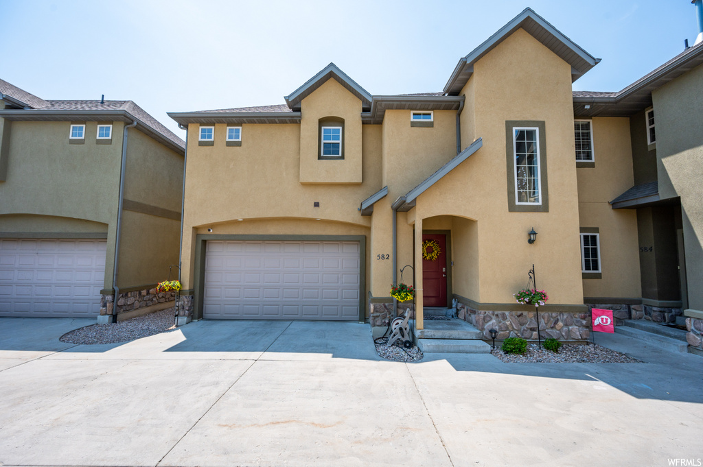 582 E Normandy Loop Ln, Draper, UT 84020