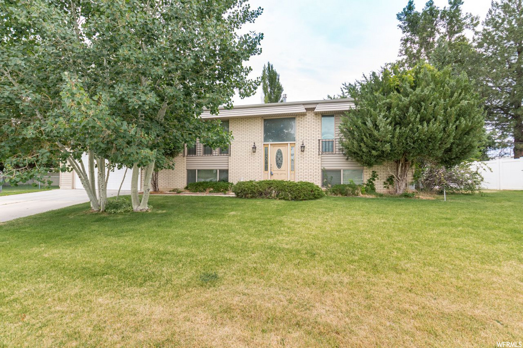 3028 W 6050 S, Roy, UT 84067