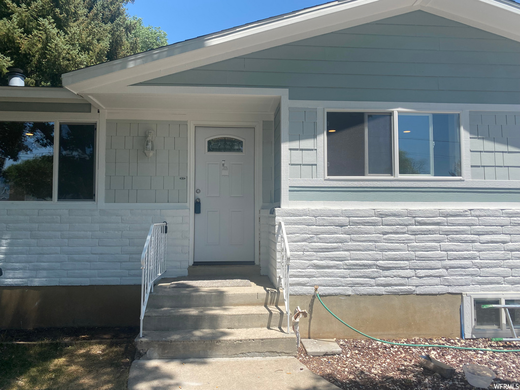 521 E Glenwood Dr S, Hyrum, UT 84319