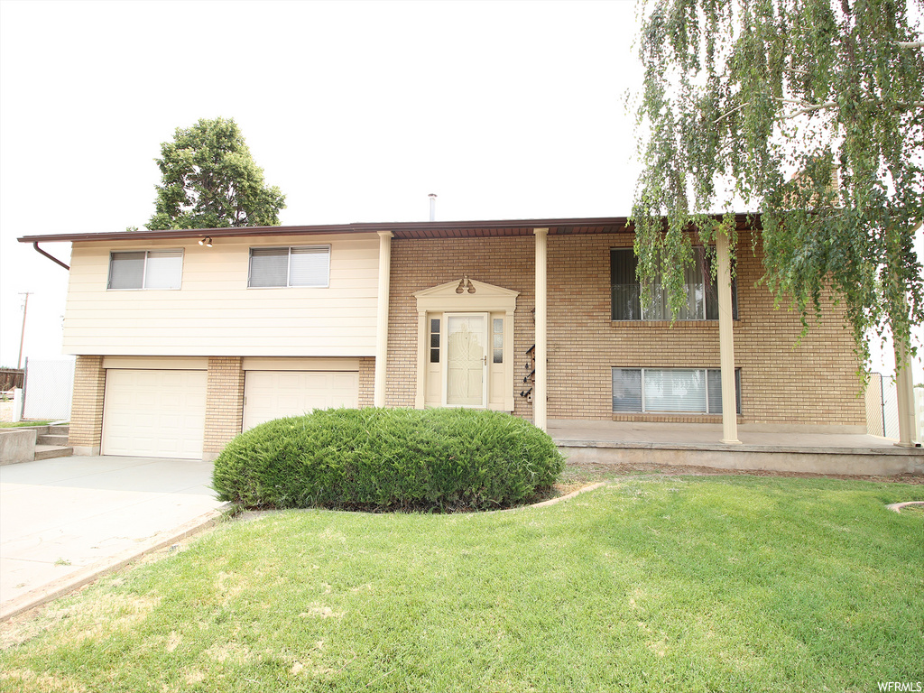 2043 W 1300 N, Clinton, UT 84015