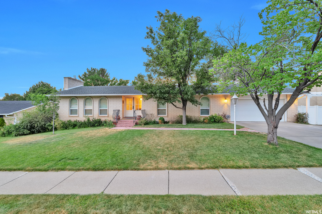 771 Emerald Hills Dr, Bountiful, UT 84010