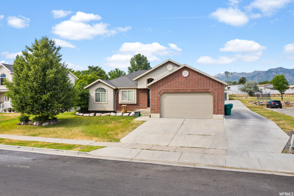 25 E 2450 N, Layton, UT 84041