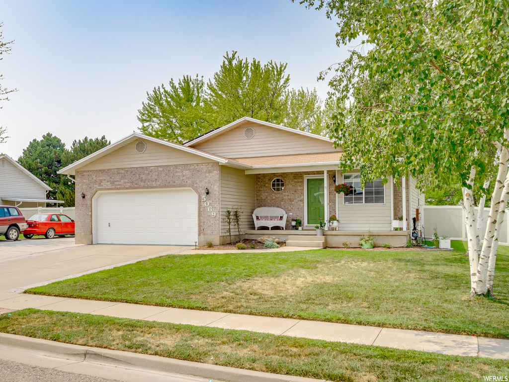 5069 S 3025 W, Roy, UT 84067