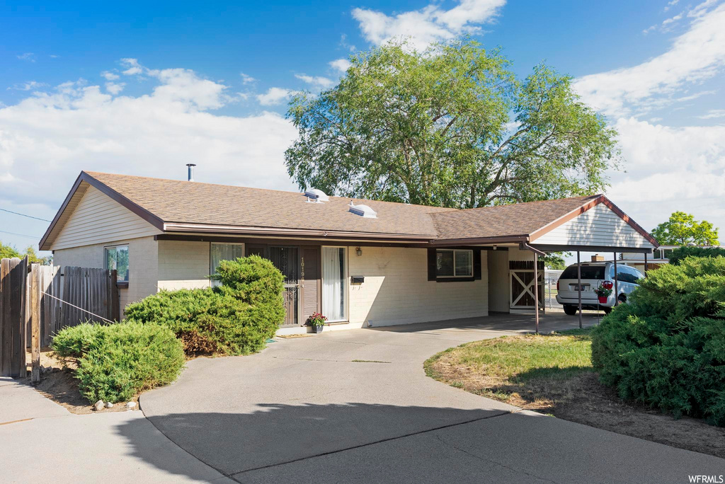 10196 S Crocus St E, Sandy, UT 84094