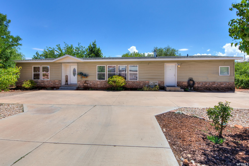 975 S 400 E, Moab, UT 84532