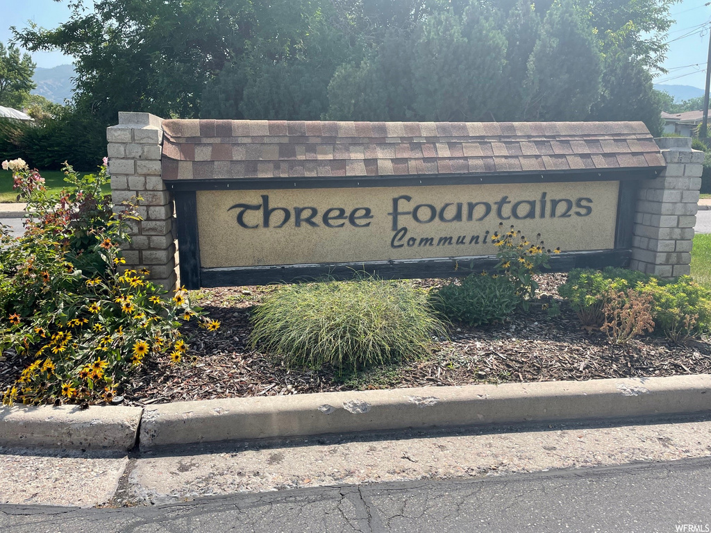 294 E Peach Ln, Bountiful, UT 84010
