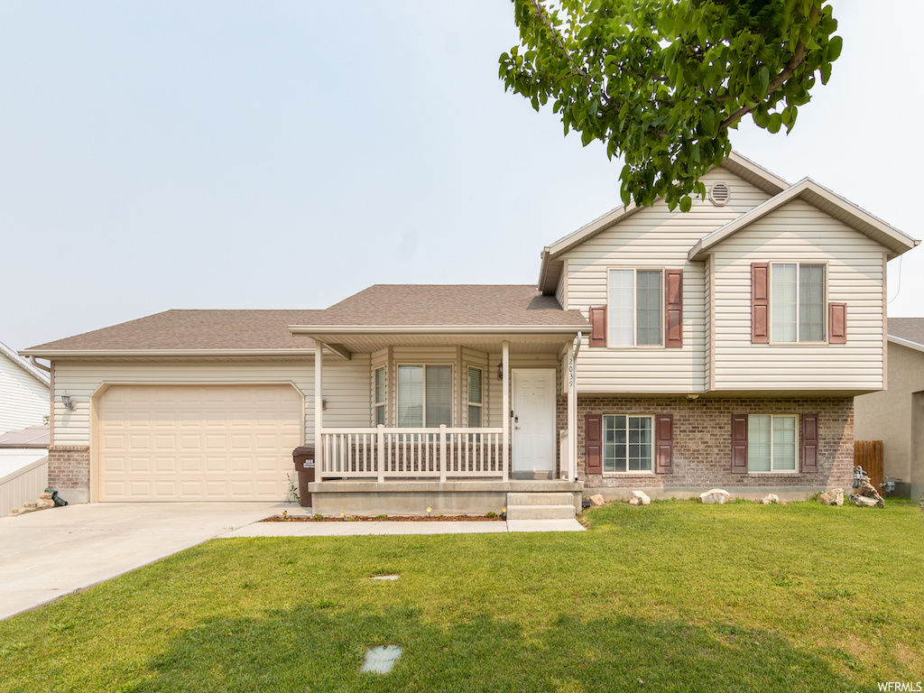 2039 E Easter Dr, Eagle Mountain, UT 84005