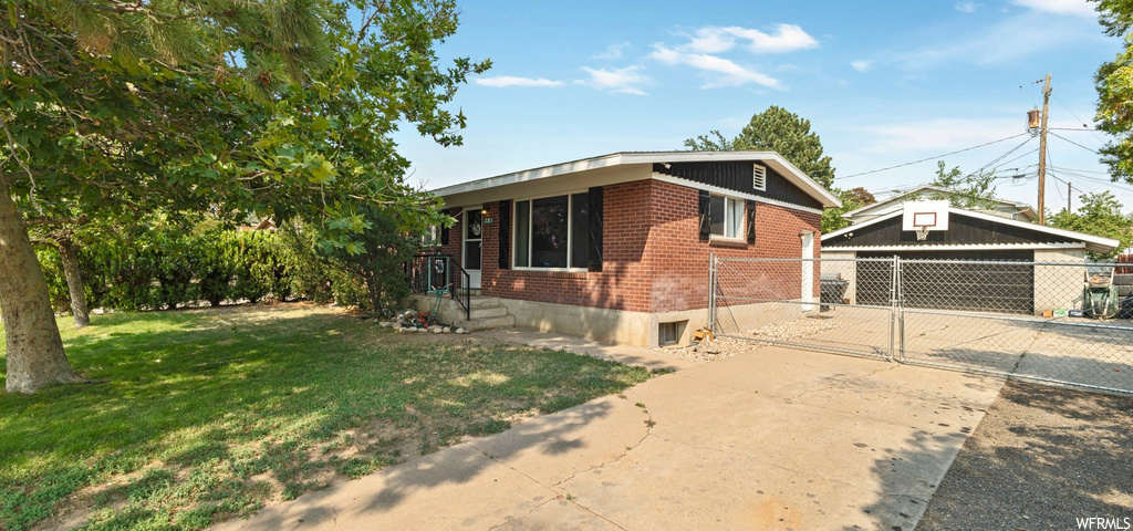 958 N 300 W, Sunset, UT 84015