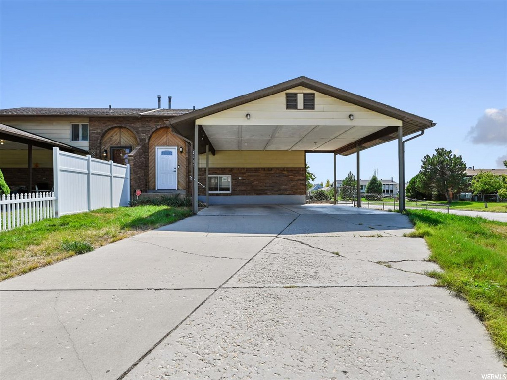 3693 W 4625 S, Roy, UT 84067