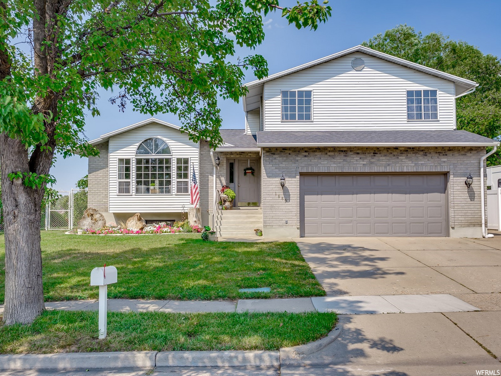 1889 Sunset Dr, Layton, UT 84040