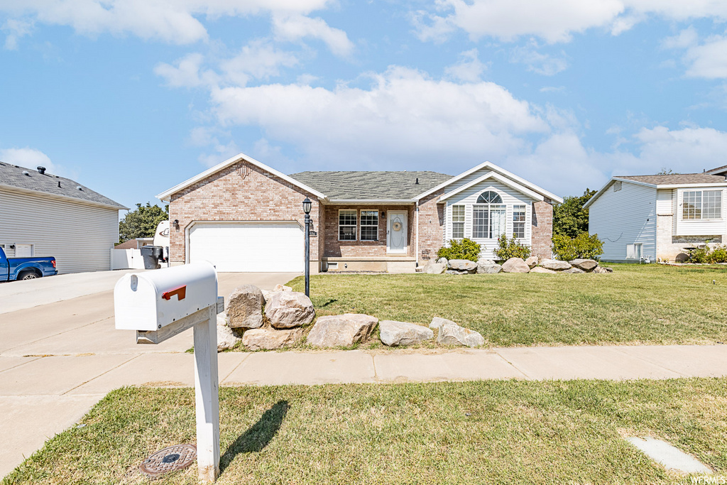 536 W 1025 N, Clinton, UT 84015