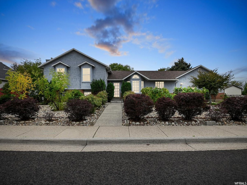 2070 E Debeers Dr, Sandy, UT 84093