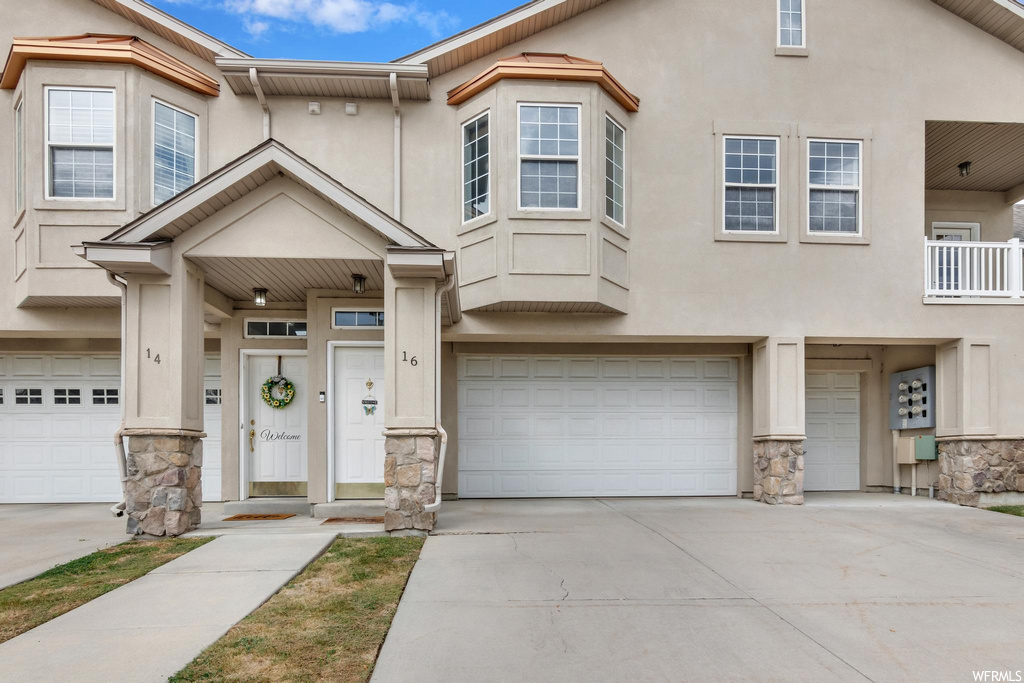 16 E Courtyard Ln, Centerville, UT 84014