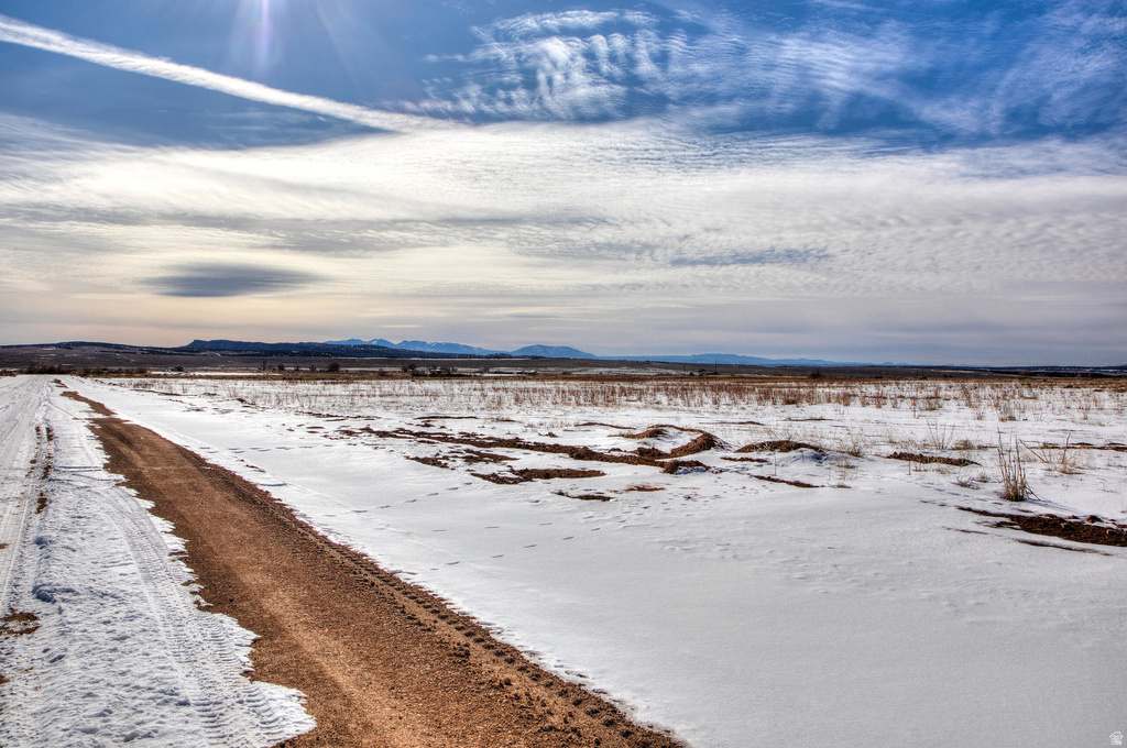 321  BOBBIE LN La Sal, UT 84530