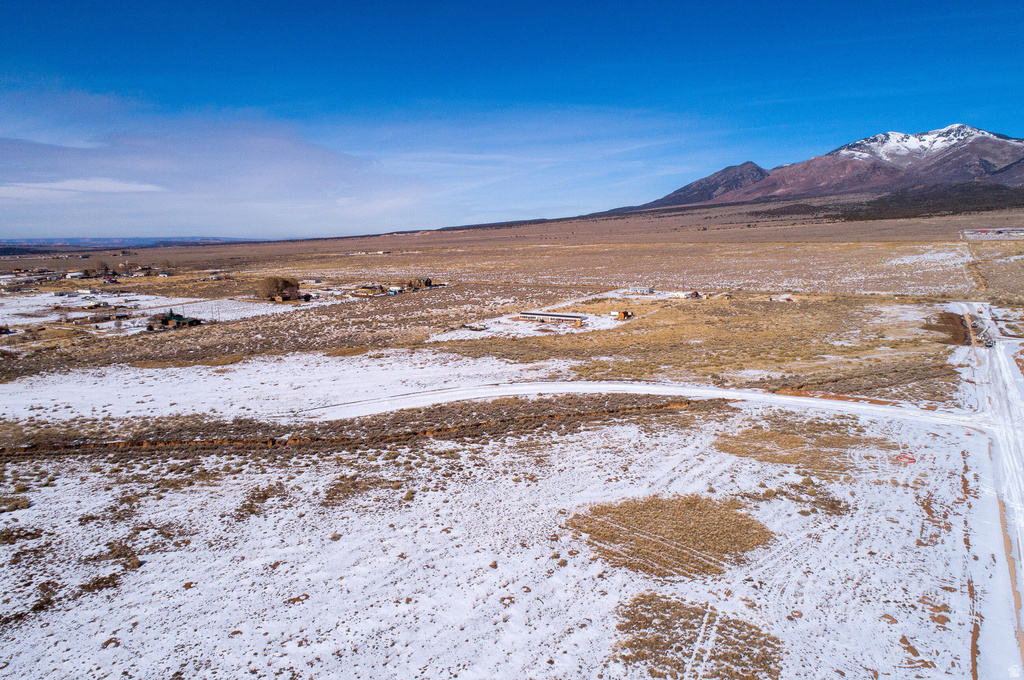 321  BOBBIE LN La Sal, UT 84530