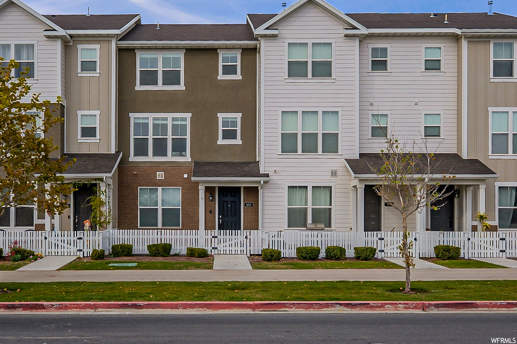 1013 W PAINTED HORSE LN, Bluffdale UT 84065