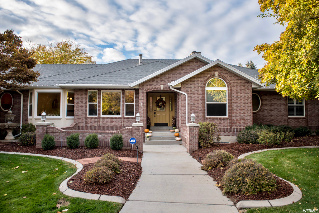4 FALCONWOOD LN, Sandy UT 84092